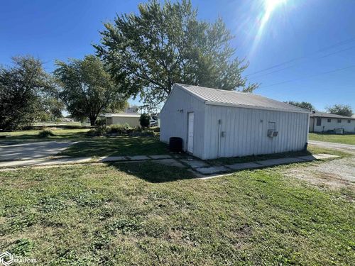 516 W Lee St, Seymour, IA, 52590-1323 | Card Image