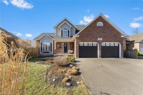 735 Nancy Rd, Fort Erie, ON, L2A6P8 | Card Image