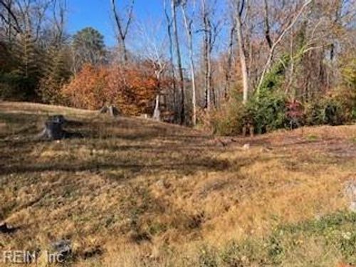 451 Eastwood Dr, Newport News, VA, 23602-5456 | Card Image