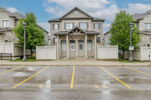 94-3200 Singleton Ave, London, ON, N6L0C7 | Card Image