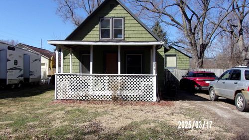 912 Wayne St, Jackson, MI, 49202-3068 | Card Image