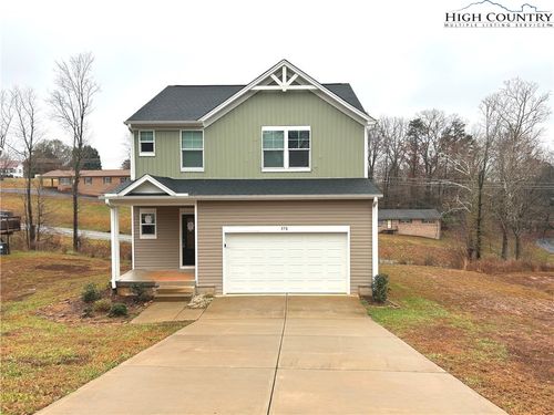 578 30th Avenue Cir Ne, Hickory, NC, 28601-9340 | Card Image