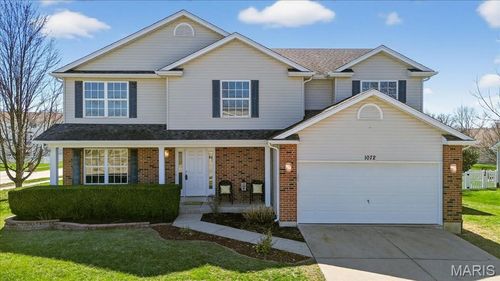 1072 Dardenne Woods Dr, Dardenne Prairie, MO, 63368-7247 | Card Image