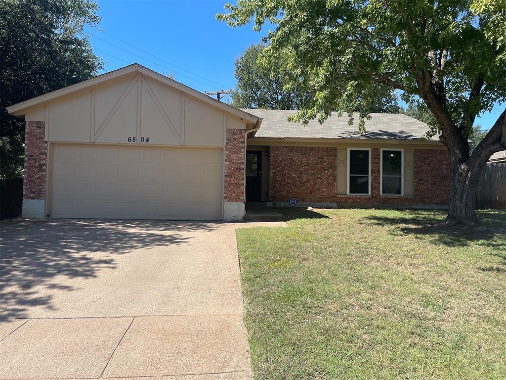 Big Springs Dr, Arlington, TX 76001