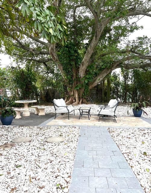 1-2-1211 Ne 15th Ave, Fort Lauderdale, FL, 33304-2314 | Card Image