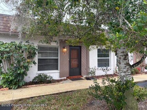 9-6165 Chesham Dr, New Port Richey, FL, 34653-5741 | Card Image