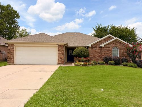 2002 Sword Fish Dr, Mansfield, TX, 76063-8529 | Card Image