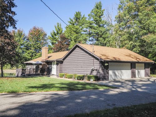 9411 N Maple Hill Rd, Howard City, MI, 49329 | Card Image