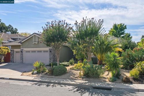913 Oakbrook Ln, Walnut Creek, CA, 94597-2464 | Card Image