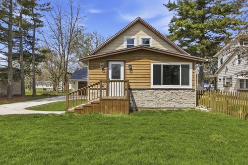 W348N5133 Elm Ave, Okauchee, WI, 53069-9735 | Card Image