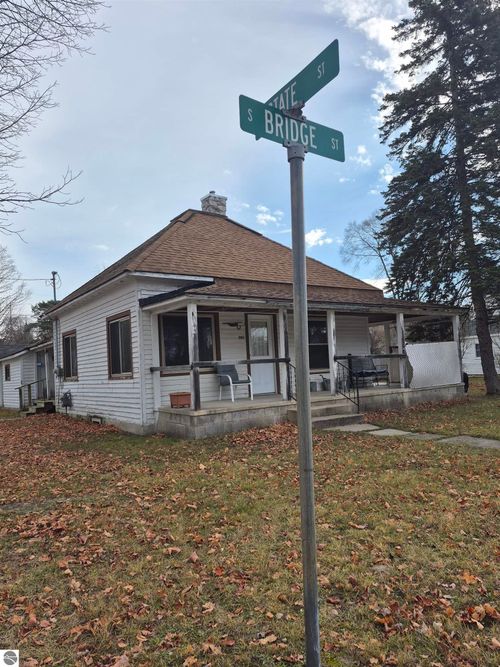 201 S Bridge St, Bellaire, MI, 49615-9567 | Card Image