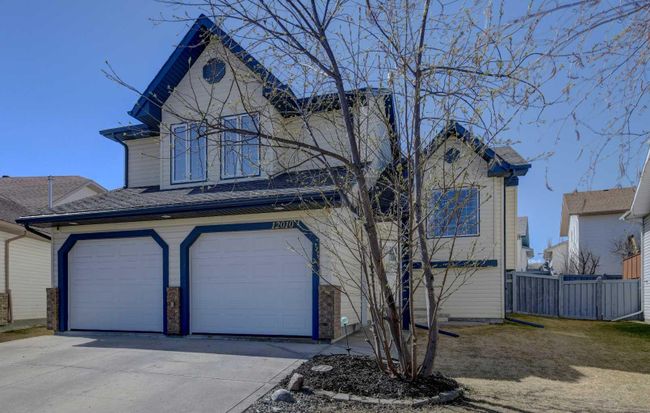 12010 88 A Street, Home with 4 bedrooms, 3 bathrooms and 4 parking in Grande Prairie AB | Image 1