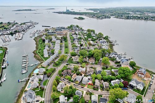 10 Elliott St, Norwalk, CT, 06855-2608 | Card Image