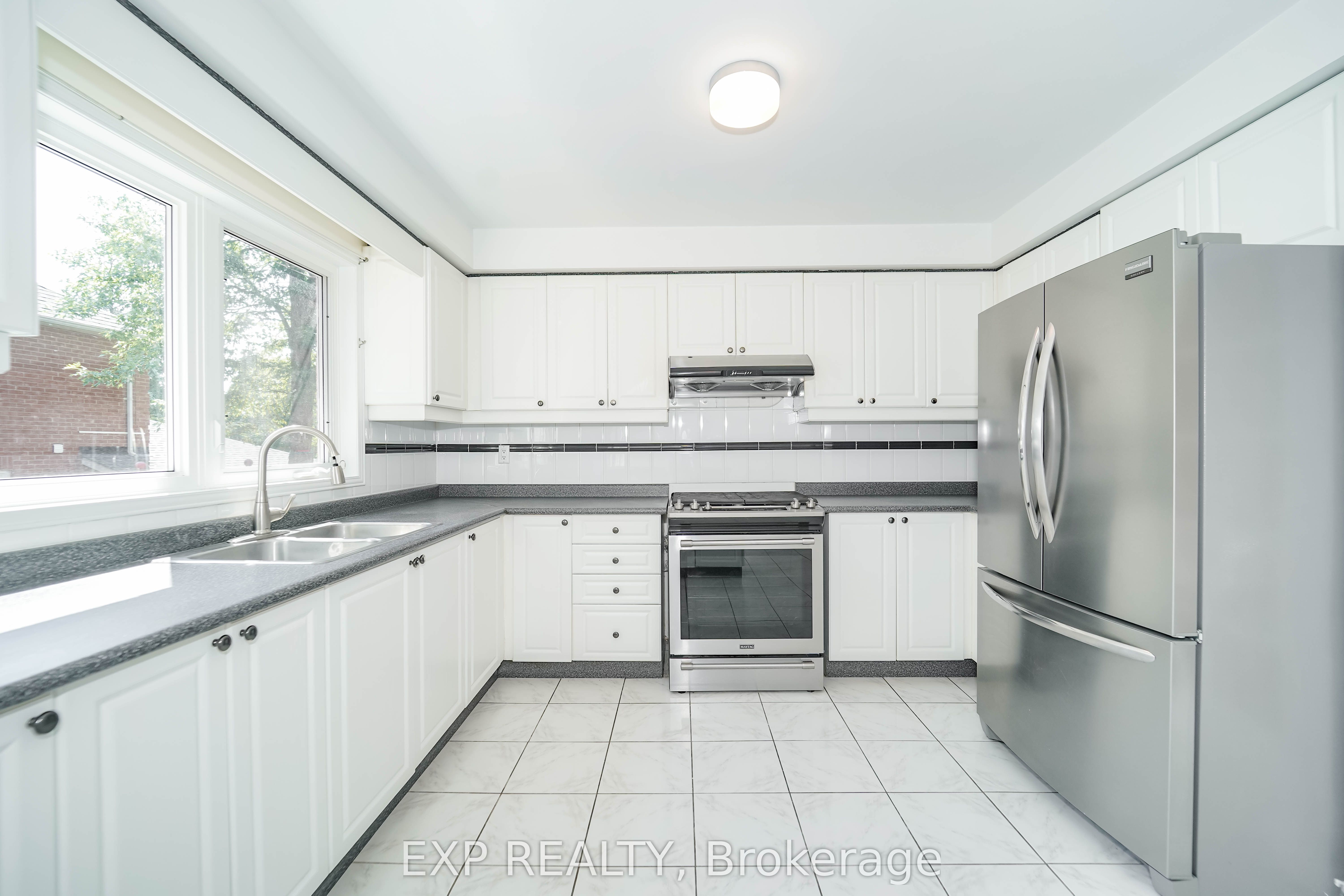 Residential Lease in Newmarket 5