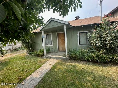 130 Burr St, Zillah, WA, 98953 | Card Image