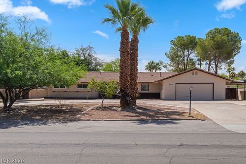 2147 Gabriel Dr, Las Vegas, NV, 89119-6132 | Card Image