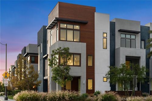 430 Transport, Tustin, CA, 92782-3761 | Card Image