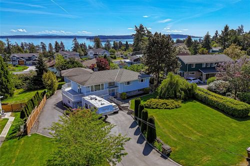 8705 Ebor Terr, North Saanich, BC, V8L1L7 | Card Image