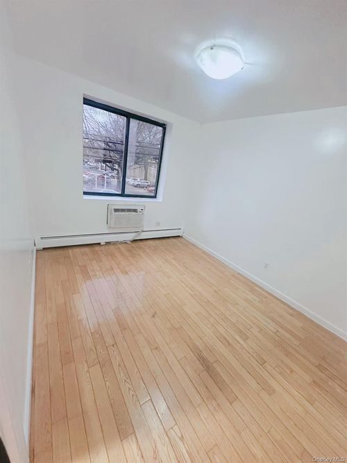 apt-2b-136 35th Ave, Flushing, NY, 11354-2905 | Card Image