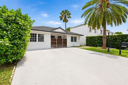 2558 Ne 206th Ter, Miami, FL, 33180-1347 | Card Image