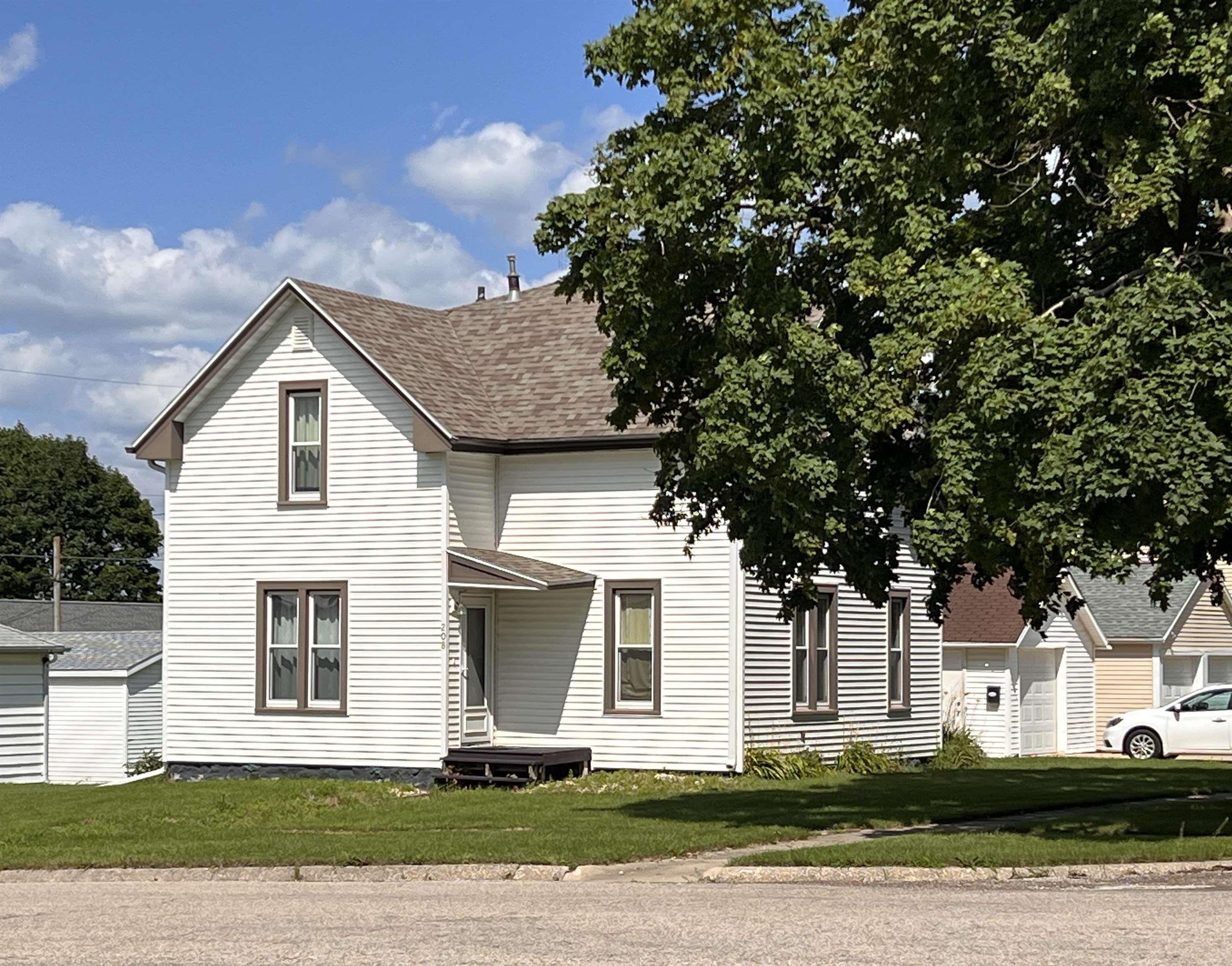 Center St, Reinbeck, IA 50669