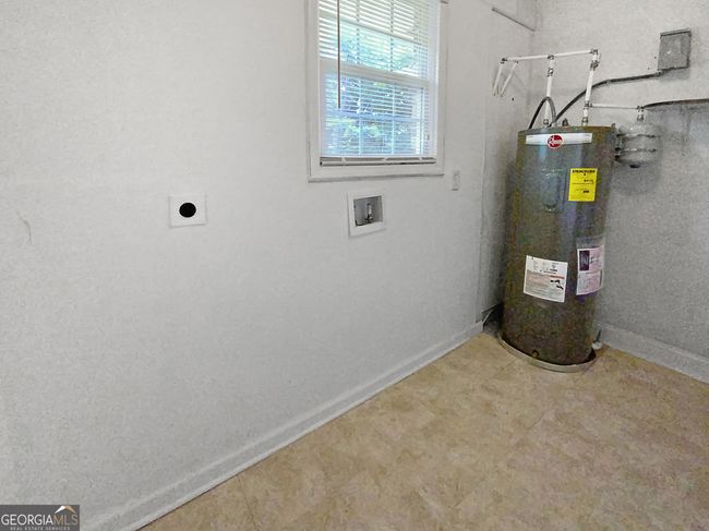 1046 Fox St Se, House other with 3 bedrooms, 2 bathrooms and 2 parking in Conyers GA | Image 14