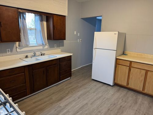 510 1st St, Whittemore, IA, 50598-7701 | Card Image