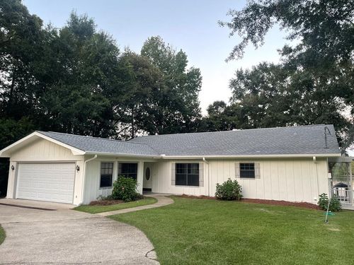 725 W Lakeshore Dr, Carriere, MS, 39426-7913 | Card Image