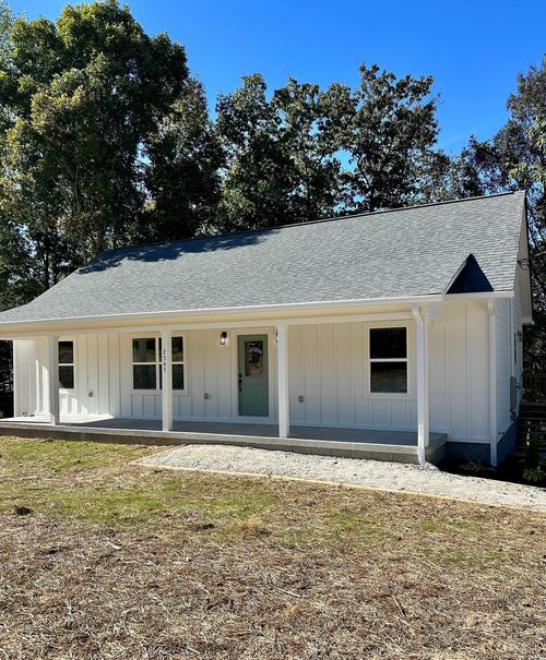 9706 Campbellsville Rd, Pulaski, TN, 38478-7604 | Card Image