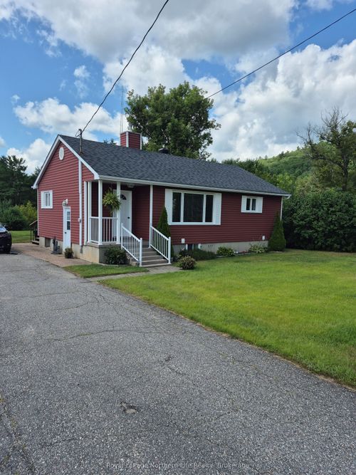 390 8th St, Mattawa, ON, P0H1V0 | Card Image