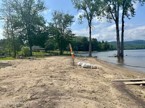 105 Paradise Mnr, Mayfield, NY, 12117 | Card Image