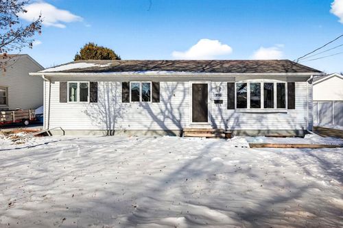 916 Charles Street, LITTLE CHUTE, WI, 54140 | Card Image