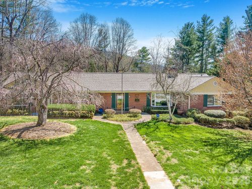 4 Dogwood Rd, Asheville, NC, 28804-2627 | Card Image