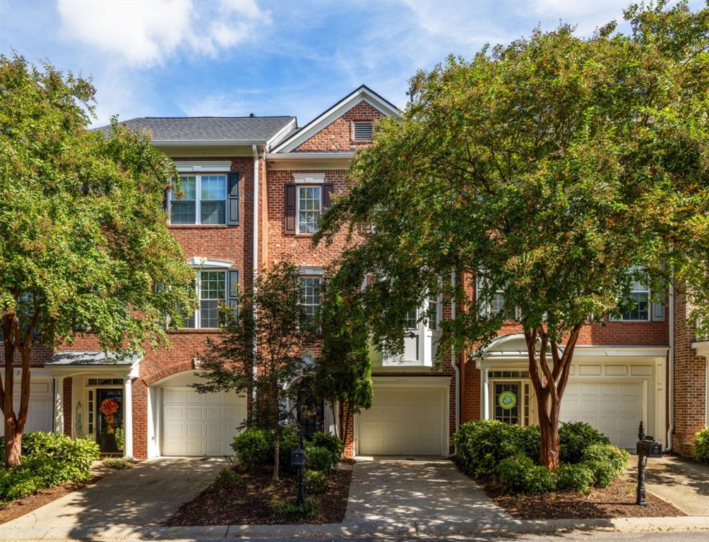Waters Edge Trl, Roswell, GA 30075