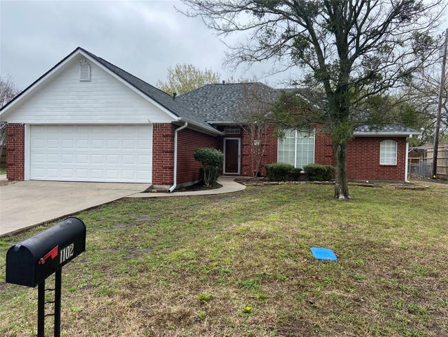 1102 N Main St, House other with 3 bedrooms, 2 bathrooms and null parking in Leonard TX | Image 25