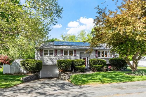 122 Milton St, Waltham, MA, 02453 | Card Image