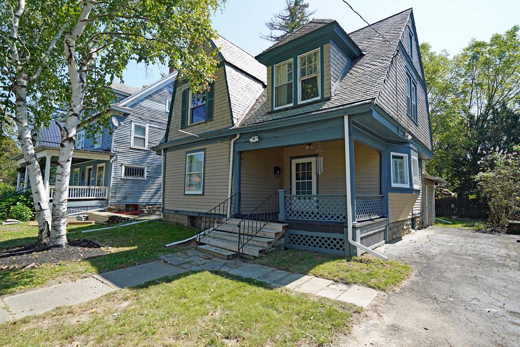 Irvine Pl, Elmira, NY 14901