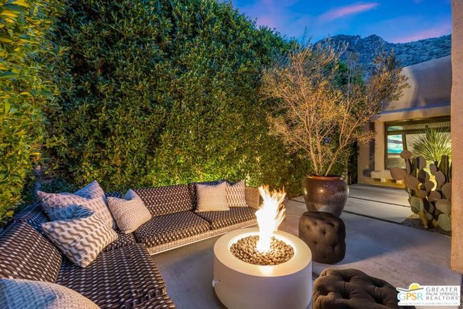 3708 E Bogert Trl, Condo with 2 bedrooms, 3 bathrooms and 2 parking in Palm Springs CA | Image 18