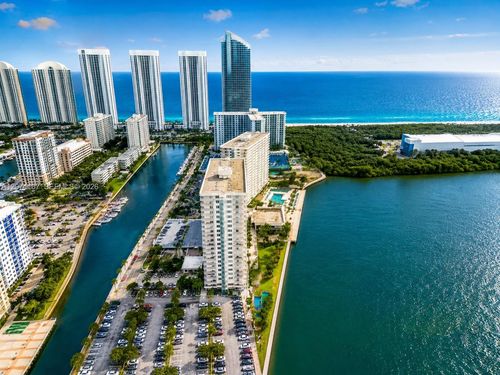 807-300 Bayview Dr, Sunny Isles Beach, FL, 33160-4773 | Card Image