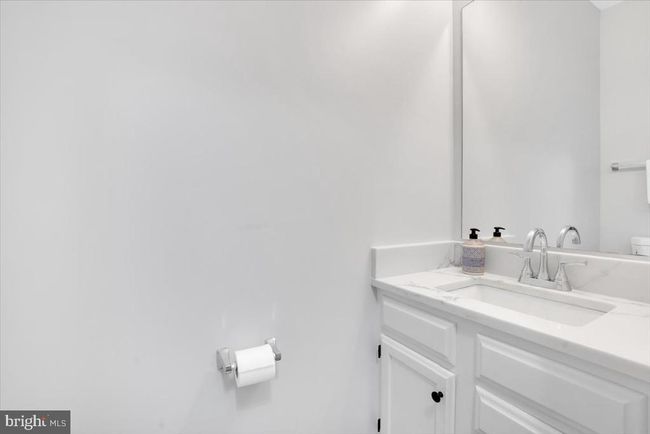 7523 Westmore Dr, Townhouse with 3 bedrooms, 4 bathrooms and null parking in SPRINGFIELD VA | Image 27