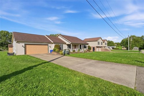 102 General Dr, Uniontown, PA, 15401-8610 | Card Image