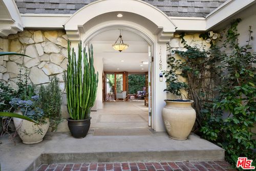 14128 Dickens St, Sherman Oaks, CA, 91423-4238 | Card Image