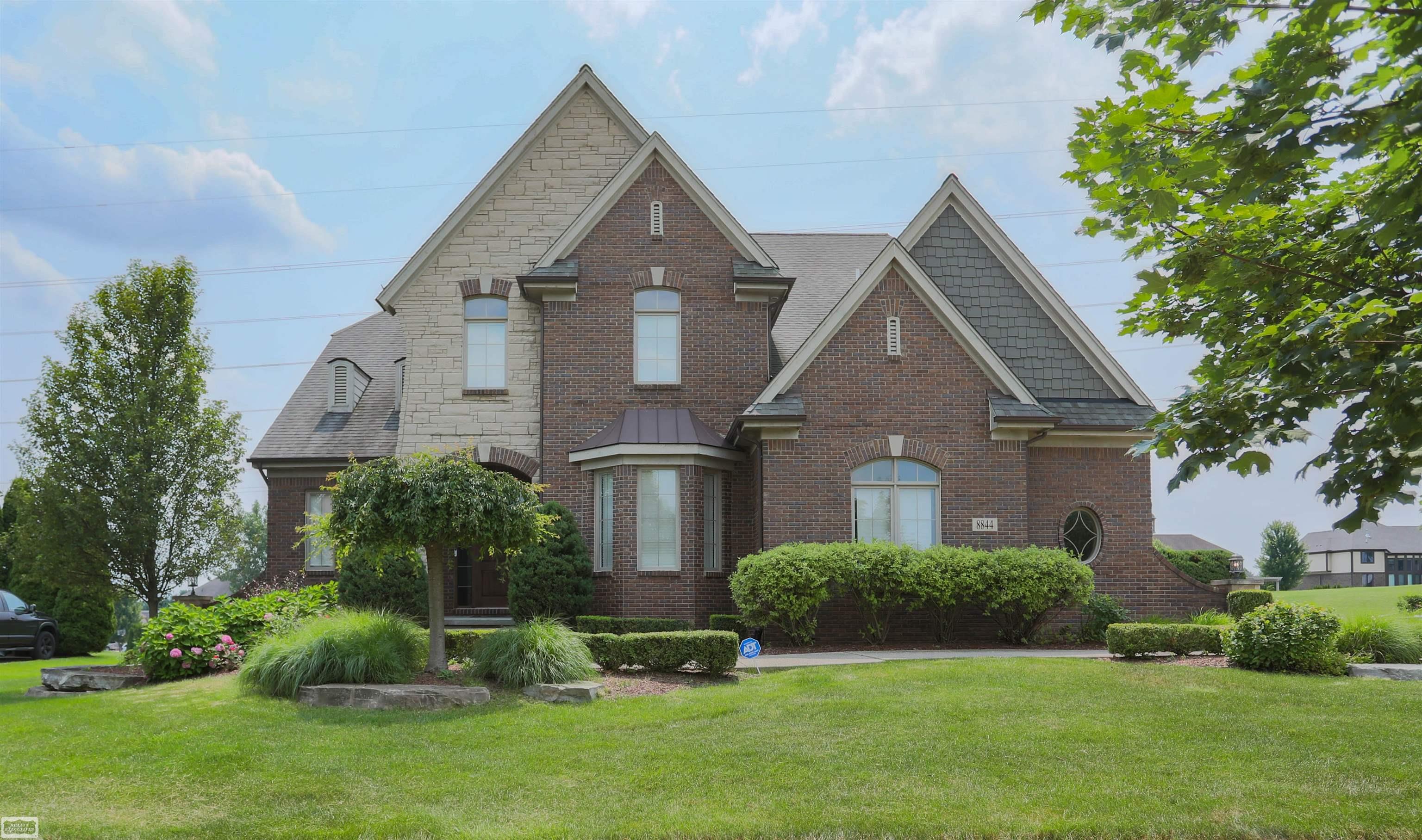 Ridge Dr, Washington, MI 48095