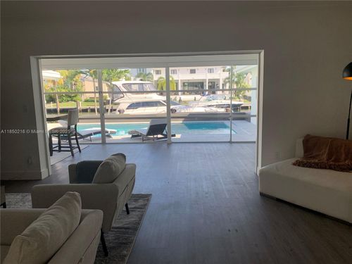 6911 Sunrise Pl, Coral Gables, FL, 33133-7027 | Card Image