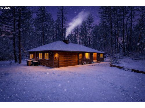 372 Thornbrook Dr, Merlin, OR, 97532-9777 | Card Image