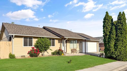 5303 Montague Ln, Pasco, WA, 99301-9020 | Card Image
