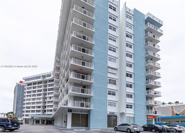 APT-1041 - 1801 S Ocean Dr, Condo with 1 bedrooms, 2 bathrooms and null parking in HALLANDALE BEACH FL | Image 6