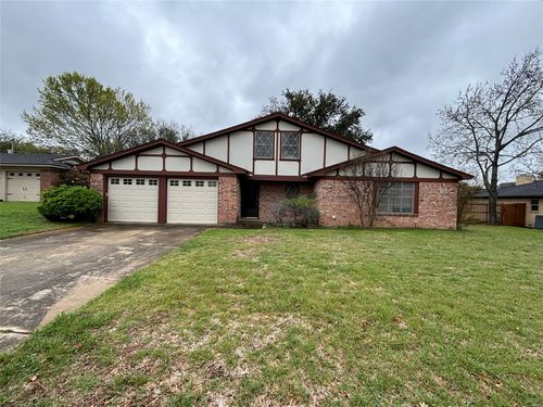 8704 Copper Canyon Rd, North Richland Hills, TX, 76182-4225 | Card Image