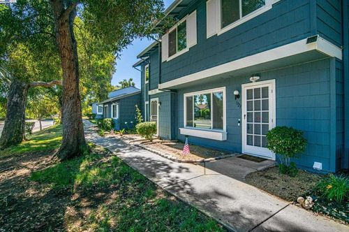 1323 Spring Valley Cmn, Livermore, CA, 94551-6764 | Card Image