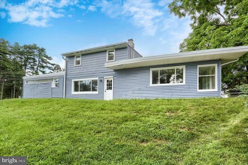 2310 Bannister St, YORK, PA, 17408-4808 | Card Image